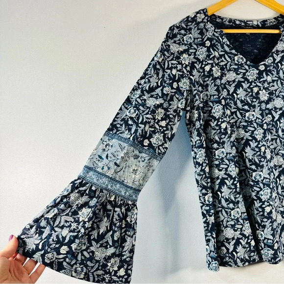 Lucky Brand Blue Floral Bohemian Bell Sleeve Modal Blend V-Neck Blouse Top - Picture 6 of 6